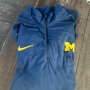 Michigan dry fit 1/4 zip pullover